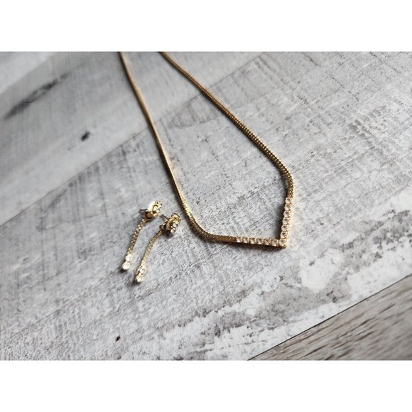 Vintage Avon Sparkling Crystal V-Shaped Necklace And Dangle Earring Set, In Box - Picture 6 of 8